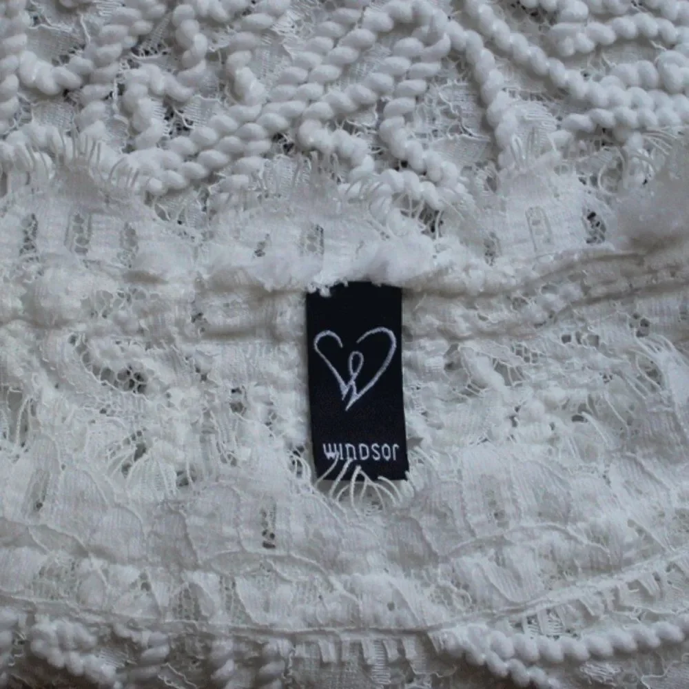 Windsor White Embroidered Lace Crop Top